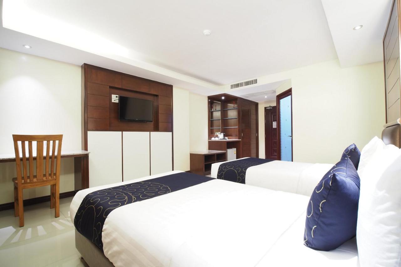 Capital O 8888 Achada Pattaya Hotel Джомтиен Бийч Екстериор снимка