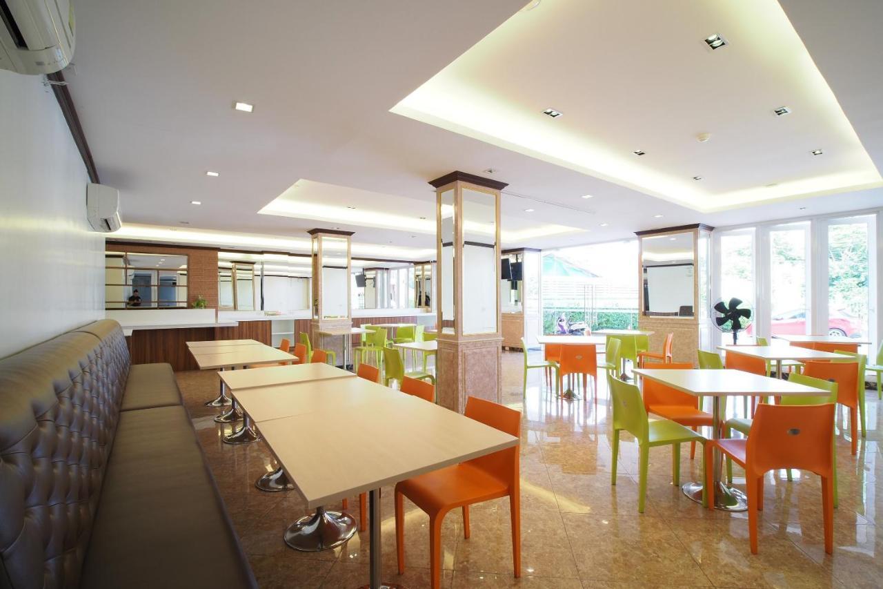 Capital O 8888 Achada Pattaya Hotel Джомтиен Бийч Екстериор снимка