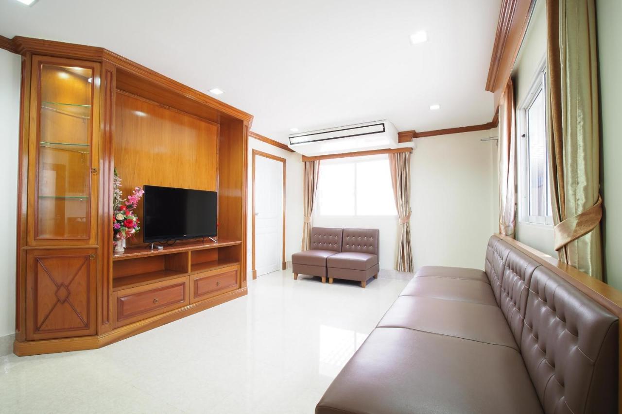 Capital O 8888 Achada Pattaya Hotel Джомтиен Бийч Екстериор снимка