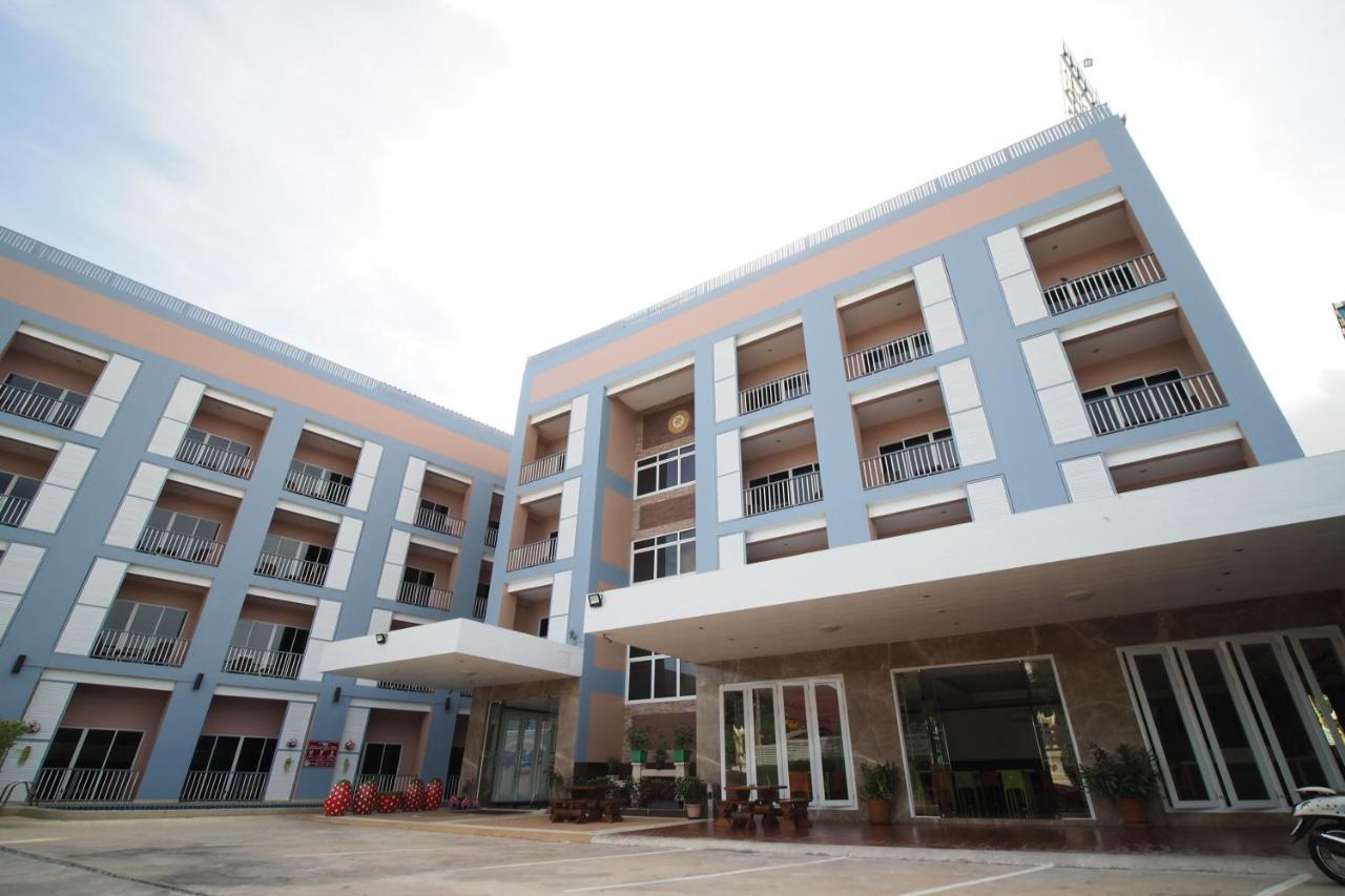 Capital O 8888 Achada Pattaya Hotel Джомтиен Бийч Екстериор снимка